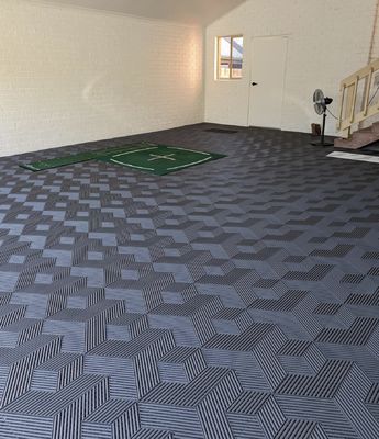 Płytkowanie podłogi garażowej Płytki odporne na plamy olejowe i chemiczne